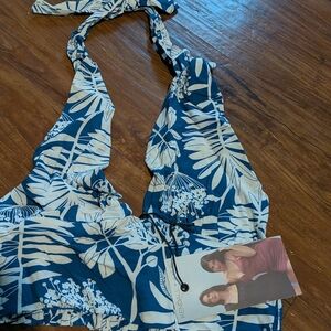Kendall And Kylie Blue And White Floral Halter Top.